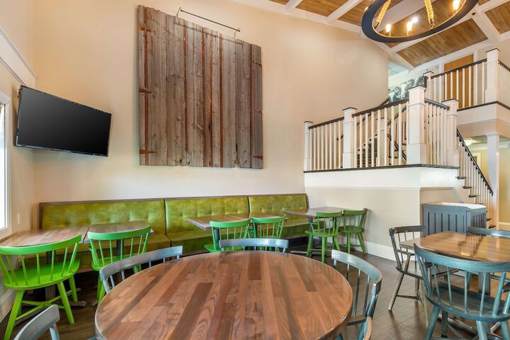 Best Western Plus University Park Inn & Suites