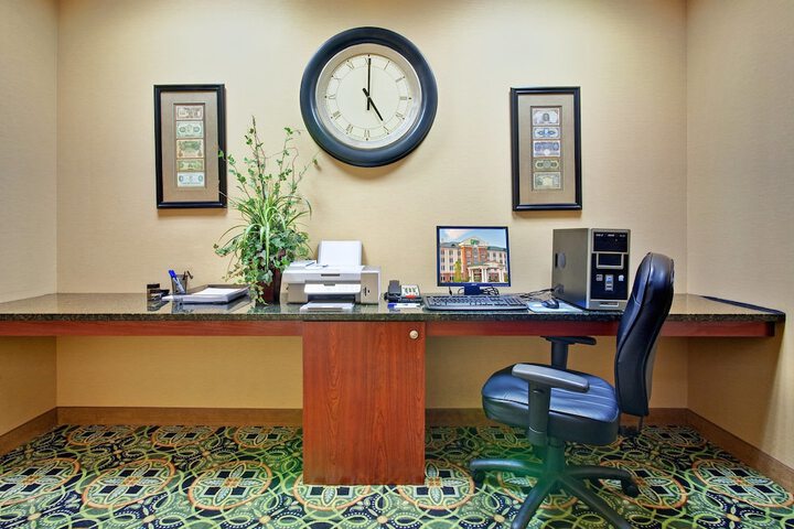 Holiday Inn Express & Suites Millington by IHG