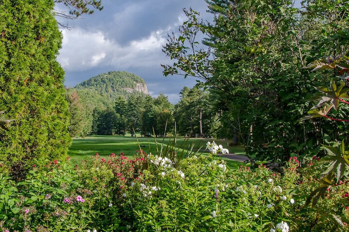The White Mountain Hotel & Resort