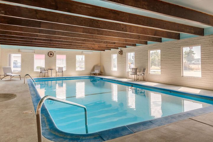 Rodeway Inn & Suites Ontario