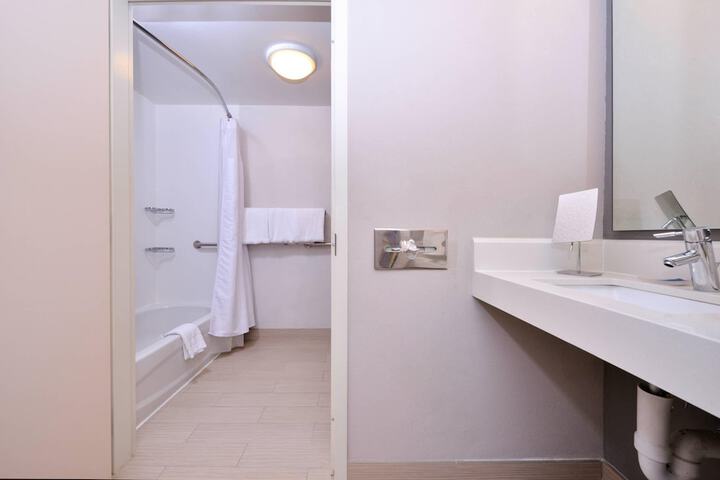 Country Inn & Suites by Radisson Brown Deer - Milwaukee North