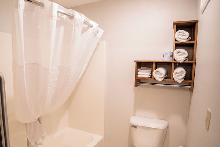 Room 60 of 74