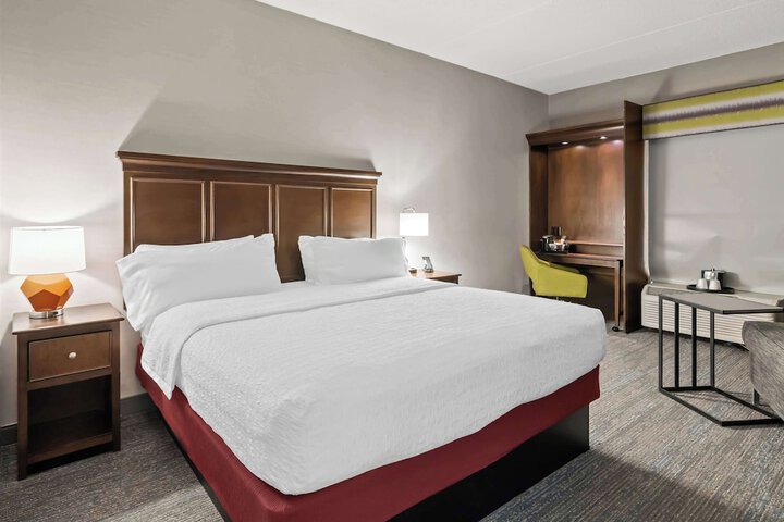 Hampton Inn by Hilton New Bedford / Fairhaven