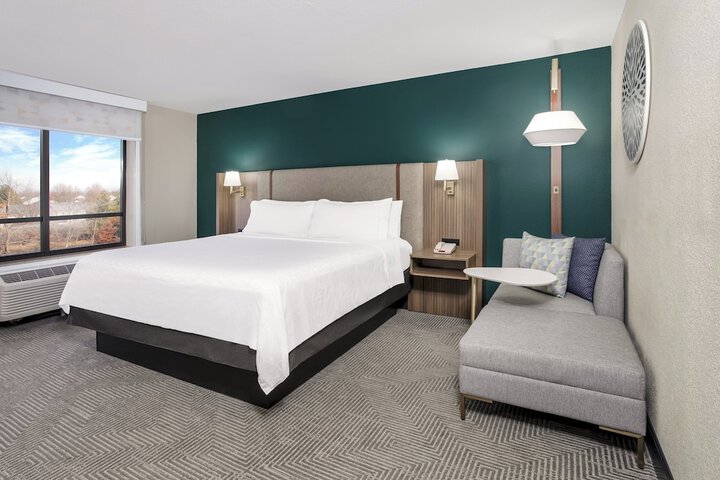 Holiday Inn Quincy East by IHG