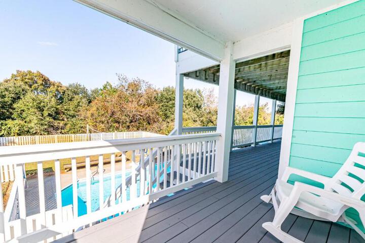 Family Tradition - Duck Landing Oceanside, 130 Yds to Beach, Pool, Hot Tub, Tiki Bar
