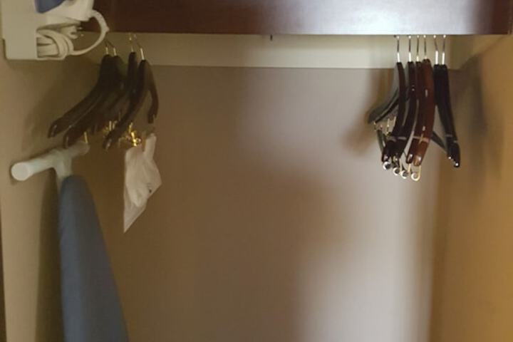 Room 16 of 90