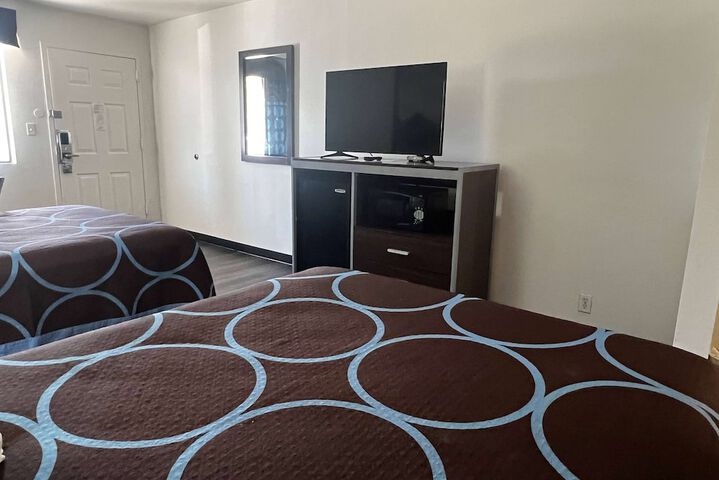Super 8 by Wyndham Slidell
