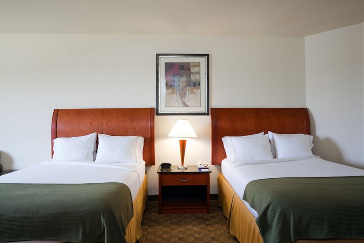 Room 14 of 32