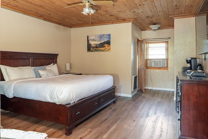 Room 41 of 100