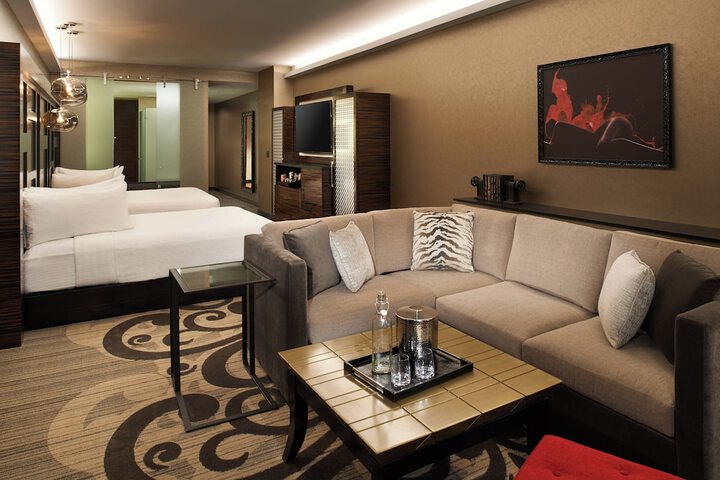 Room 34 of 115