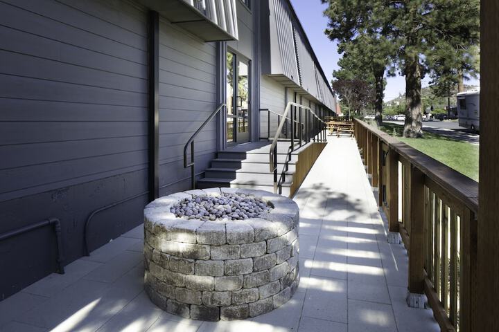 Waypoint Hotel