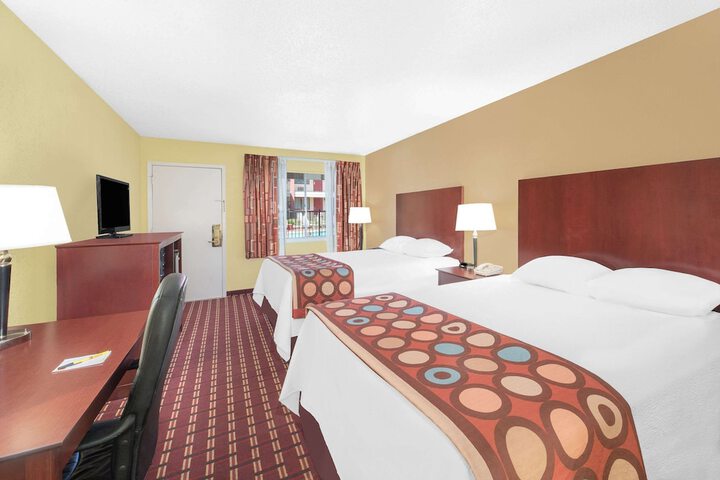 Room 13 of 24