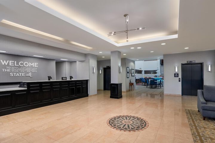 Hampton Inn & Suites Rockville Centre