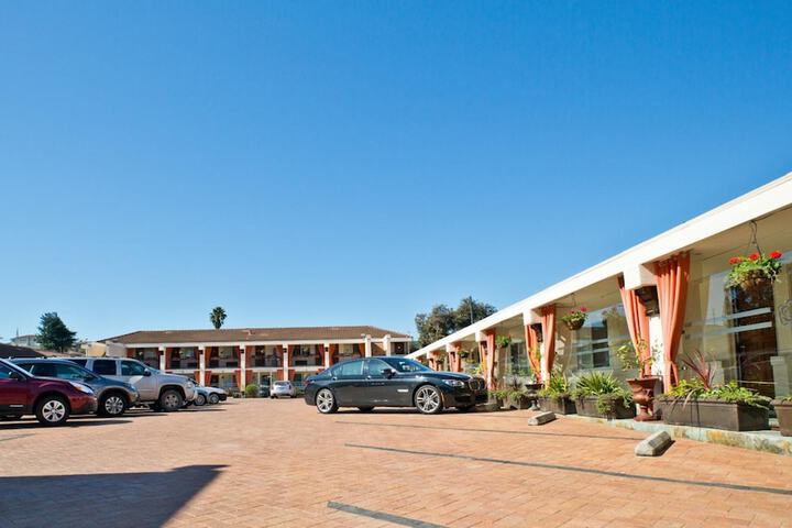 Hotel 10 of 68
