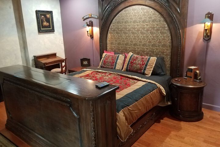 Room 18 of 25