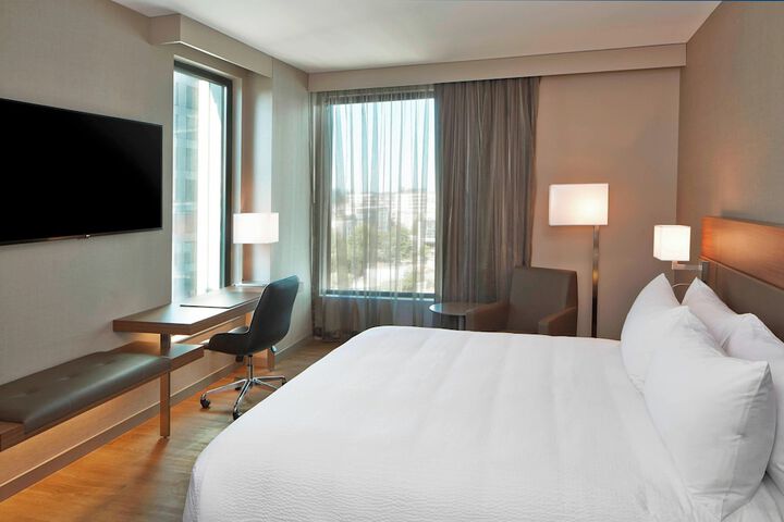 AC Hotel by Marriott Seattle Bellevue / Downtown