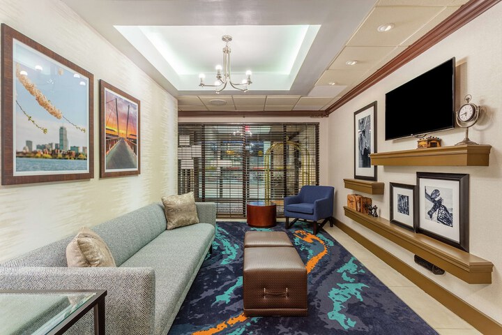 Hampton Inn Boston / Peabody