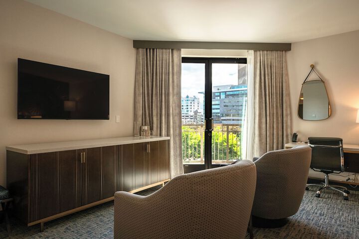 Hotel 43