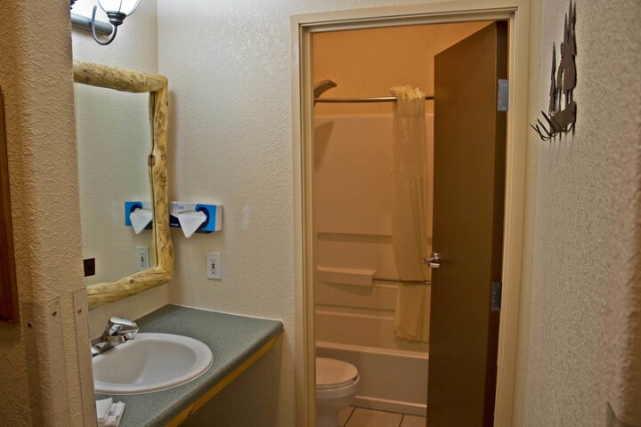 Room 11 of 82