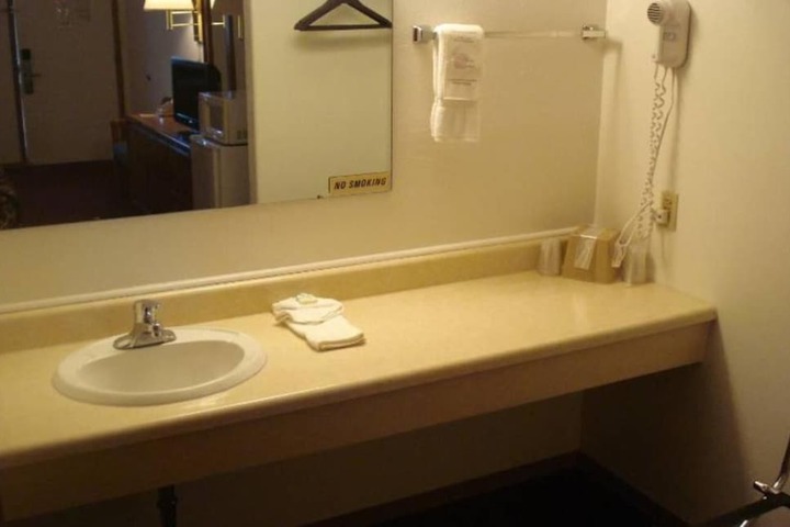 Room 11 of 14