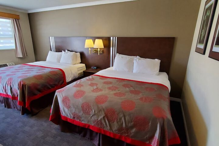 Room 10 of 15