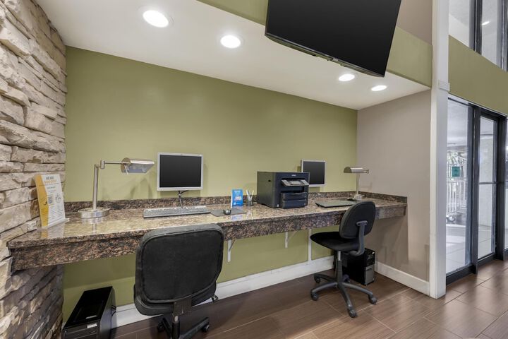 Best Western Airport Albuquerque InnSuites Hotel & Suites