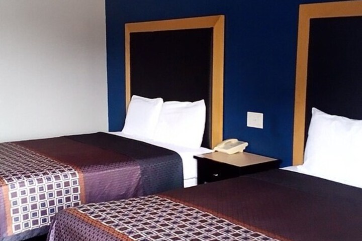 Room 10 of 21