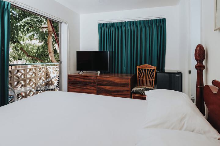 Room 81 of 90