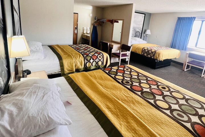 Room 27 of 58