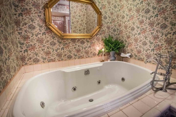 Hot Tub 43 of 54