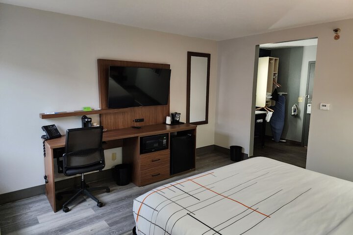 Room 22 of 42