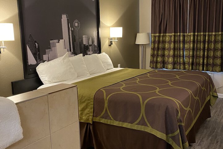 Room 17 of 17