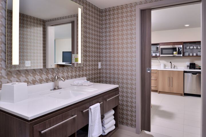 Room 30 of 65