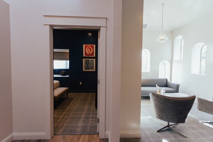 Room 26 of 61