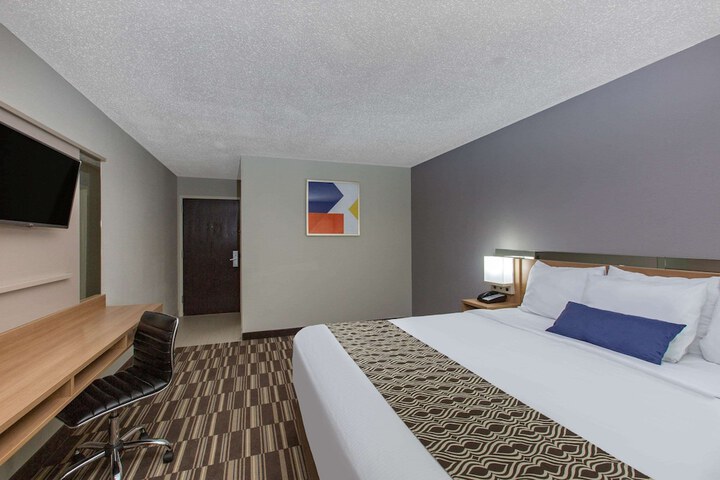 Room 43 of 53