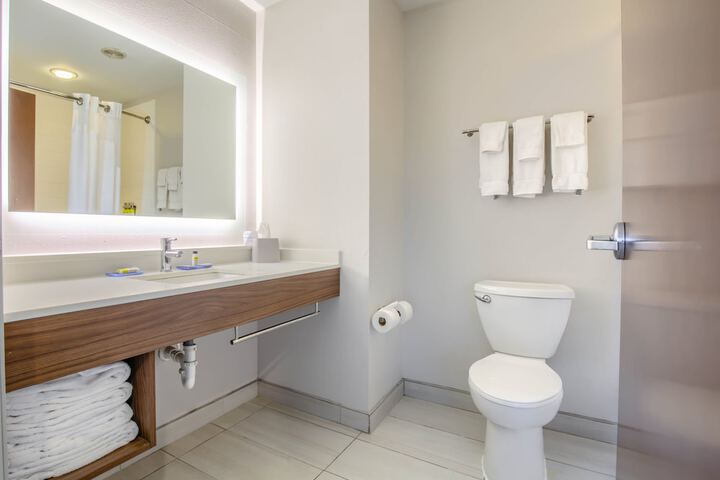Holiday Inn Express & Suites Gulf Shores by IHG