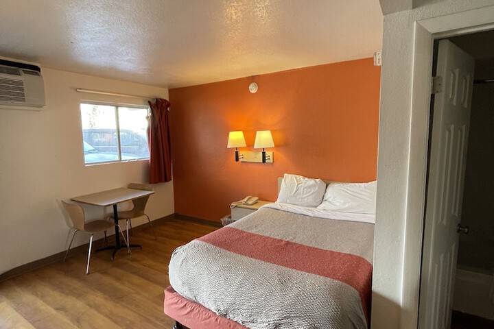 Room 18 of 22