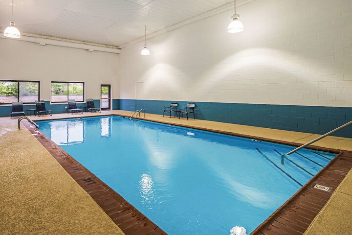 Pool 13 of 61