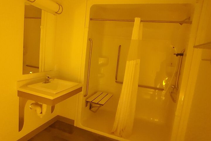 Room 22 of 34