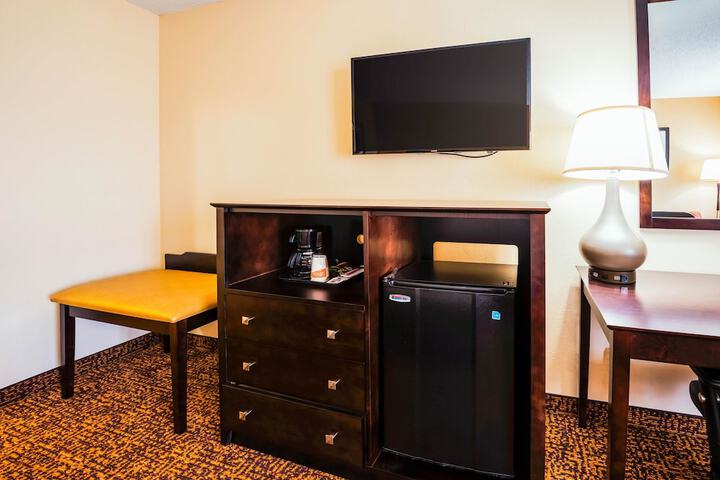 Room 11 of 19