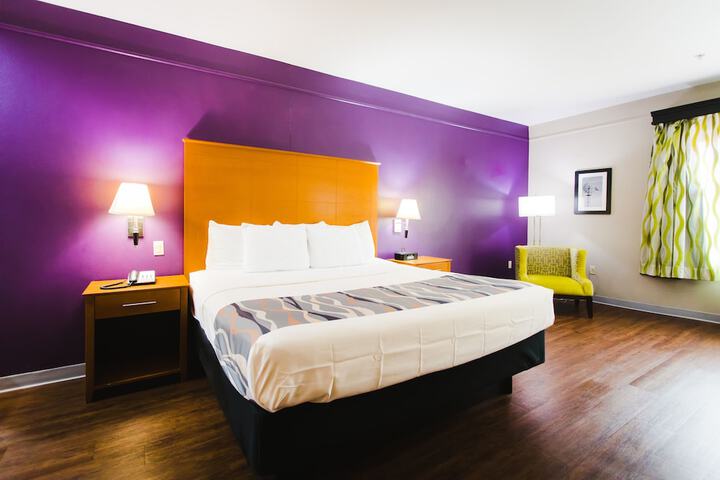 Room 16 of 32