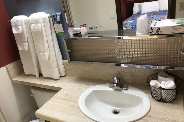 Room 21 of 48