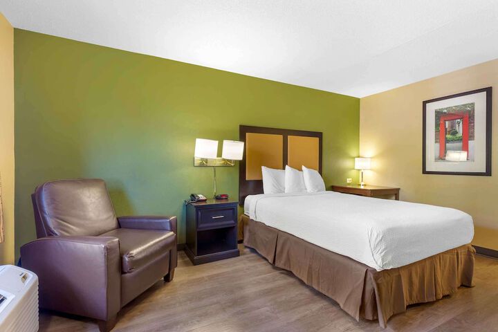 Room 16 of 25