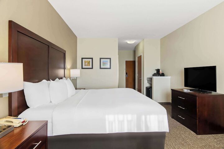 Comfort Inn Hebron-Lowell Area