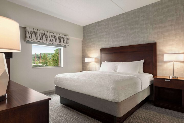 Hampton Inn & Suites Pittsburgh / Waterfront-West Homestead
