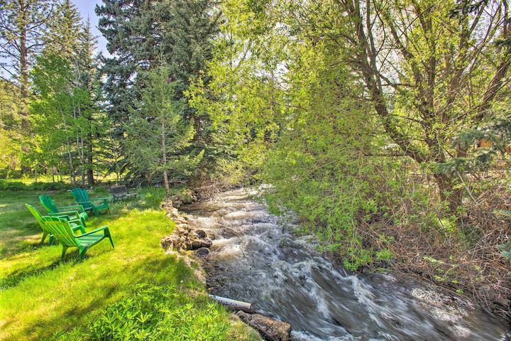 Chicago Creek B & B: 1 Mi to Mt. Blue Sky!