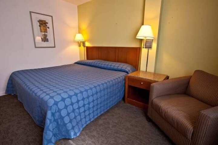 Room 15 of 32