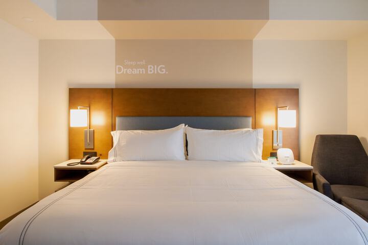 Room 38 of 103