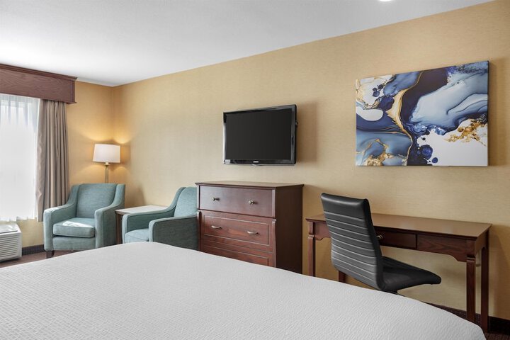 Best Western Plus Fredericton Hotel & Suites