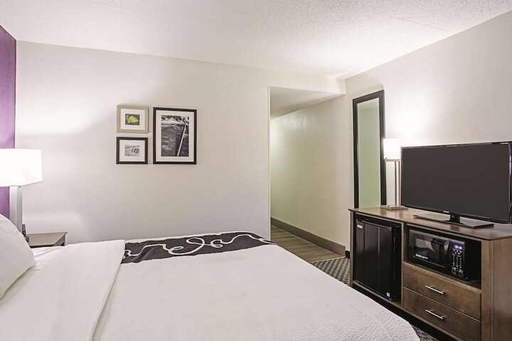 Room 29 of 38